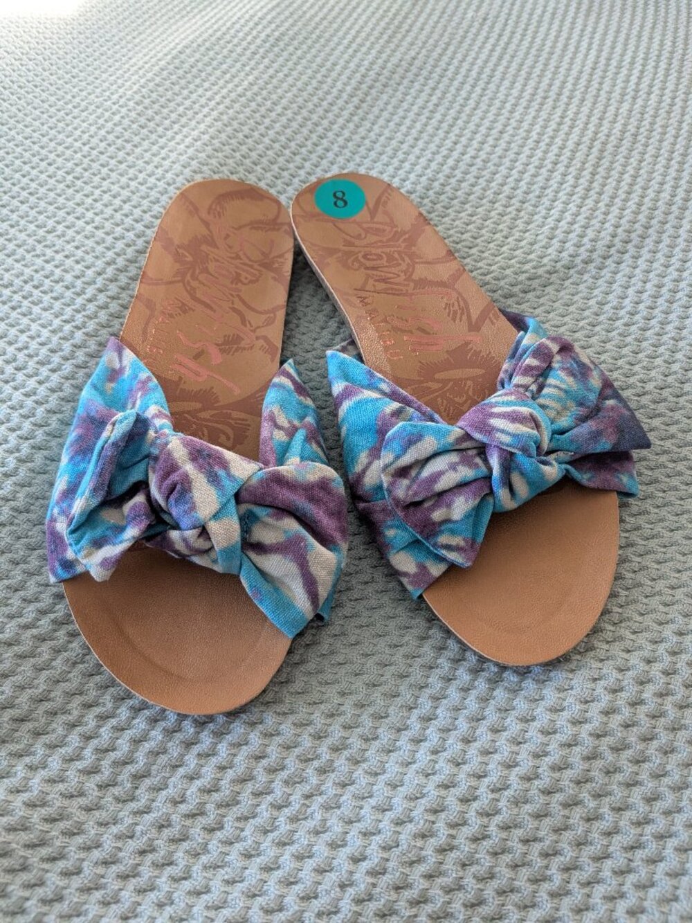 BLOWFISH Turq Dye Pop Bow Sandals - Size 8 - flats  NWT w/o box